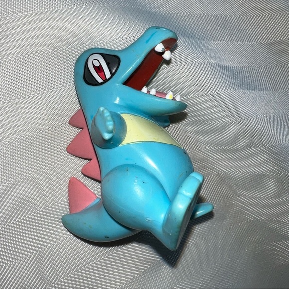 Nintendo Jakks Pacific Pokemon Poseable 3" Inch Totodile Action Figure 2007 - Picture 4 of 8